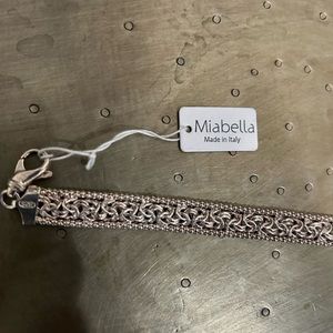 Silver bracelet with beautiful detail